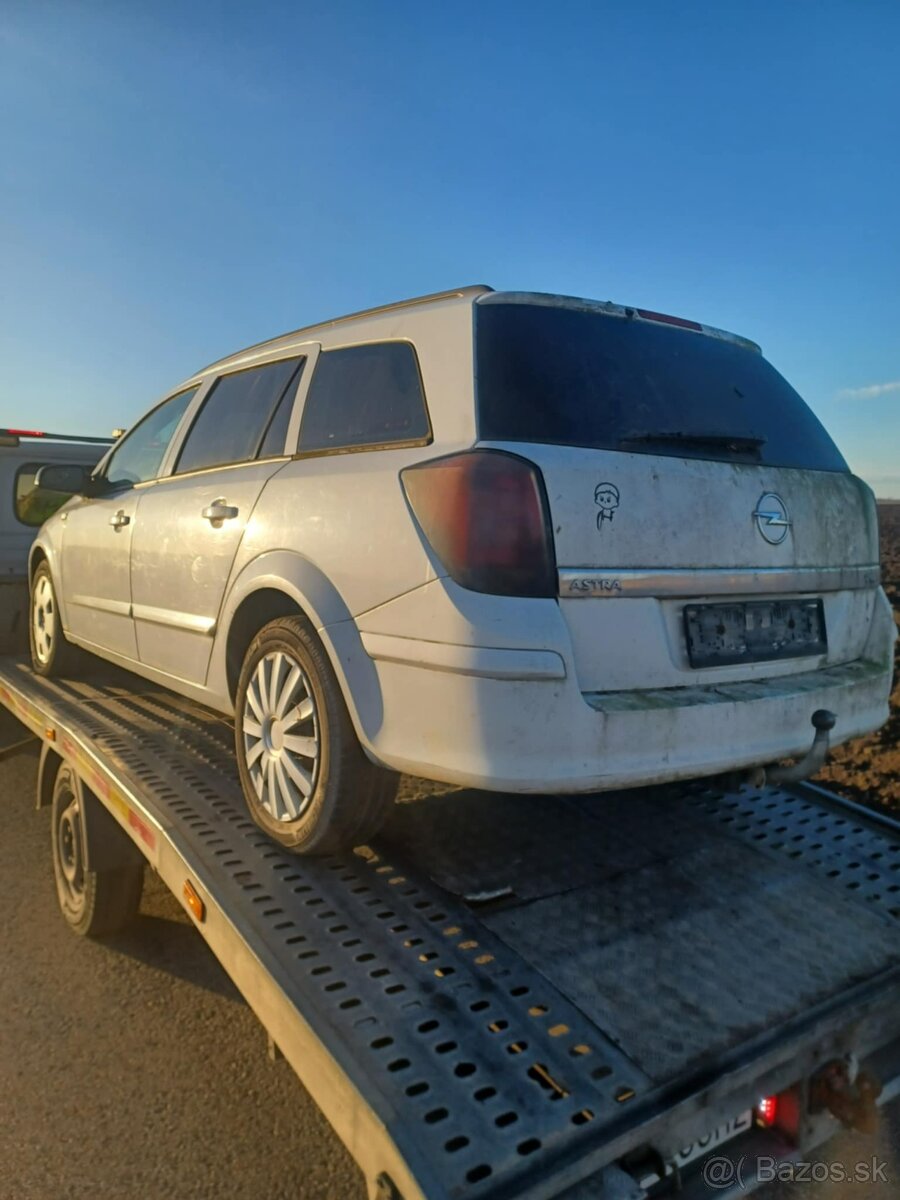 Rozpredám Opel Astra H Sedan 1.7CDTi 74kw M6 2008 - 3