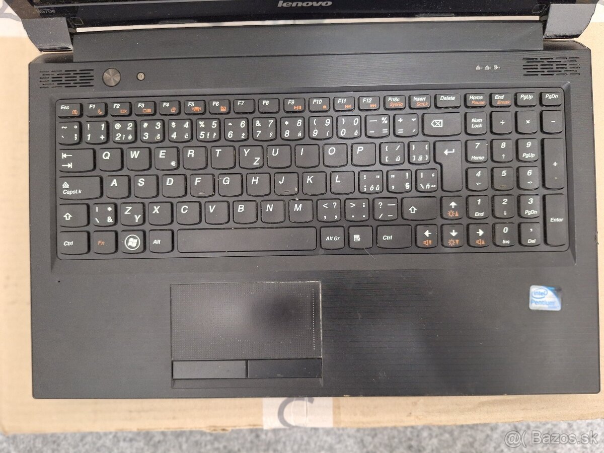 Predám nefunkčný notebook Lenovo B570e - 3