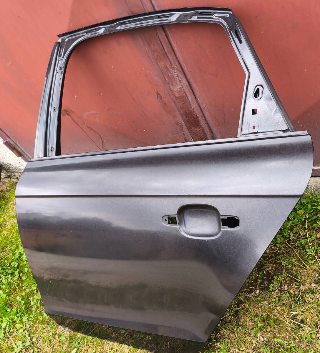 Audi A4 B8 ľavé zadné dvere 8K0 Audi A4 B8 lift sedan - 3