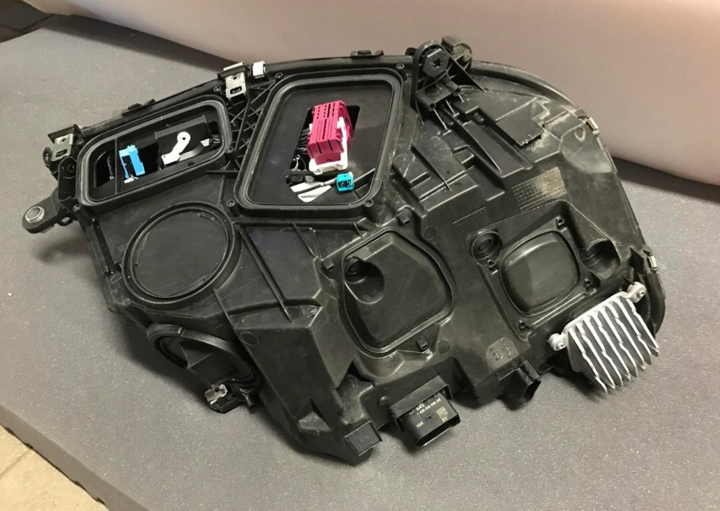 Svetlo Mercedes S W223 lavé - 3