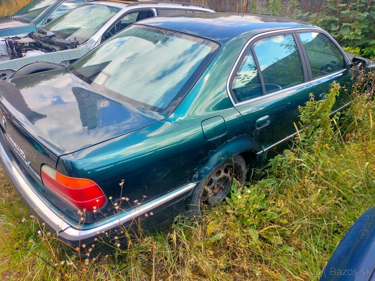 Rozpredám BMW E38 740i - 3