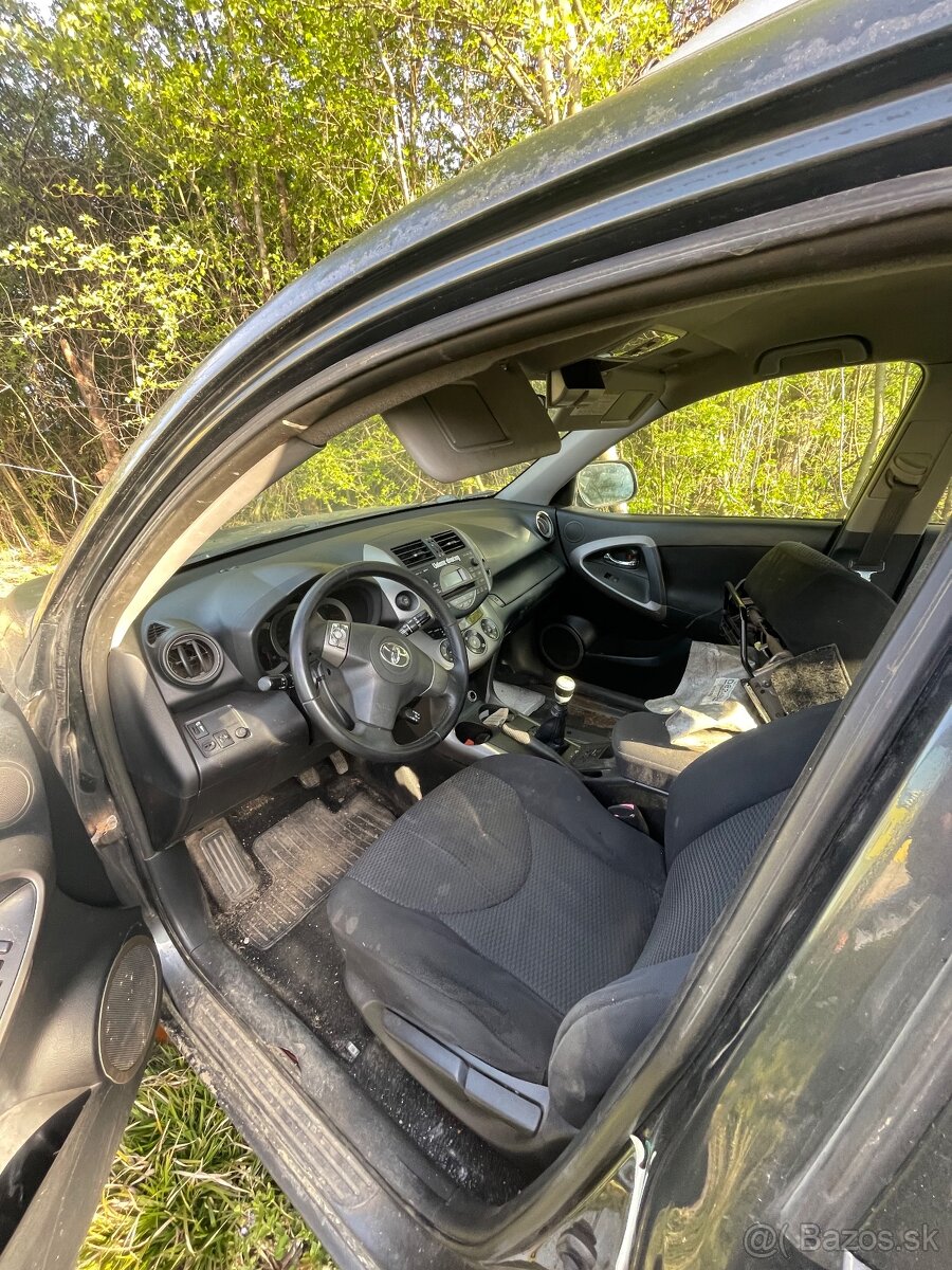 Rozpredam toyota rav 4 - 3