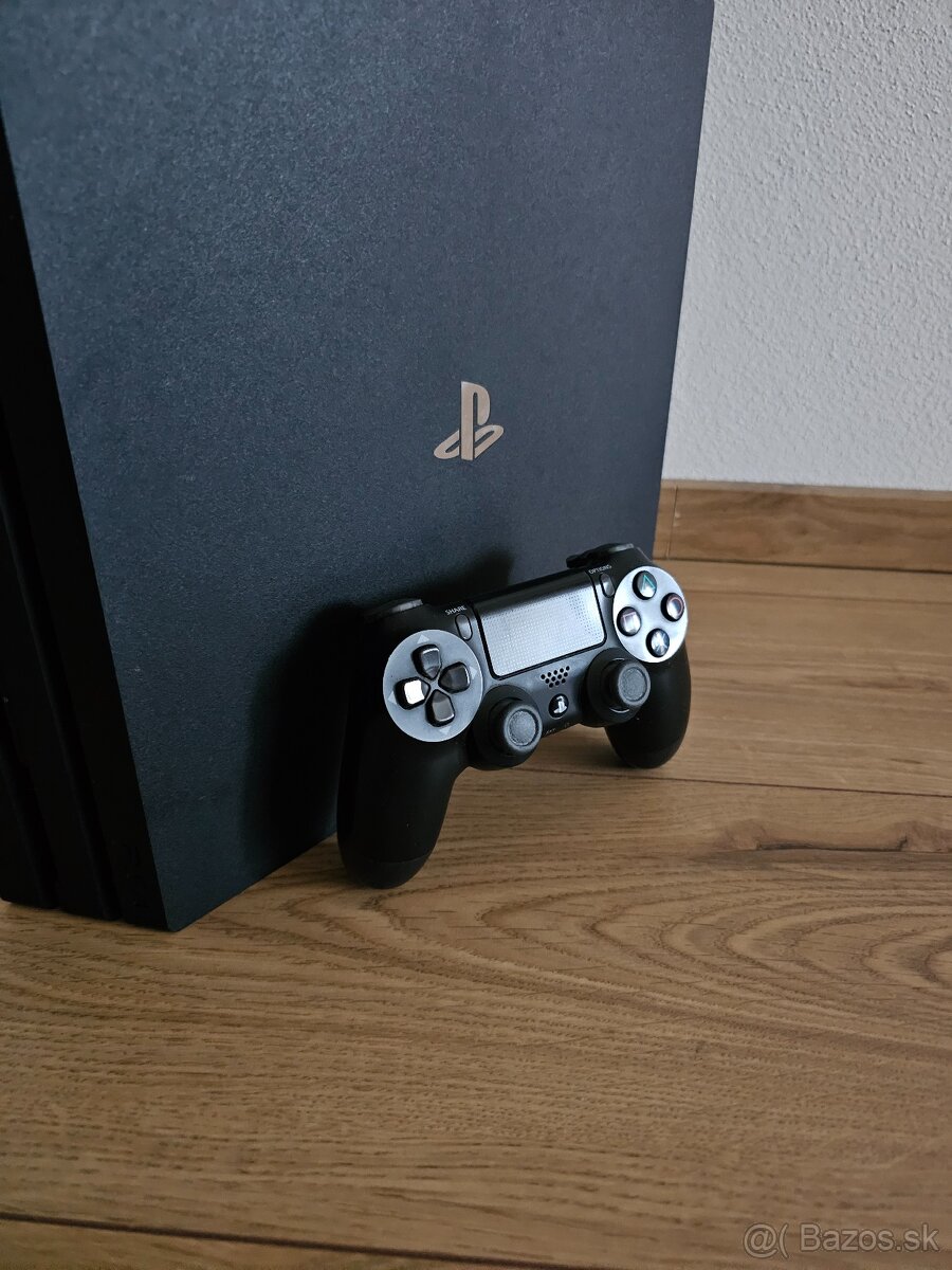 Playstation 4 Pro 1TB - 3