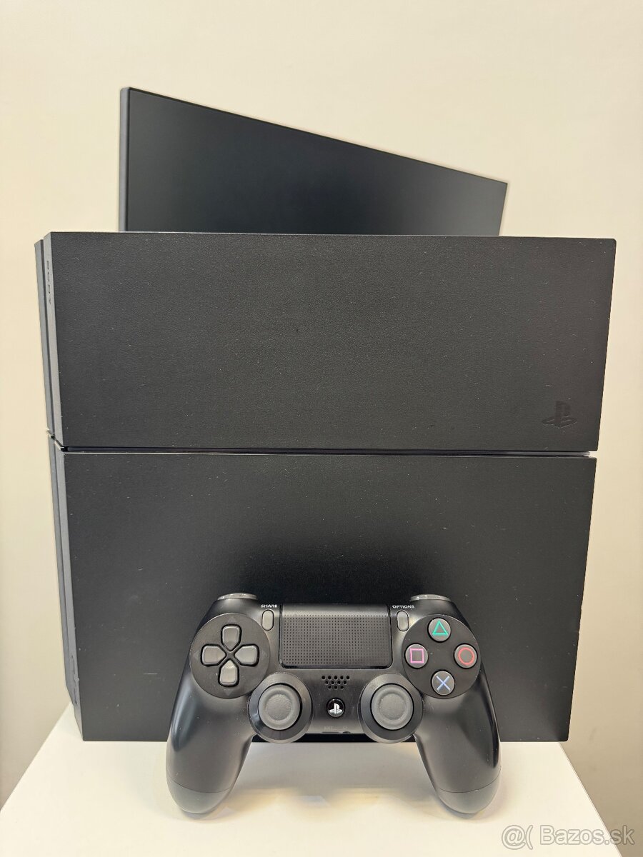 Playstation 4 - 3