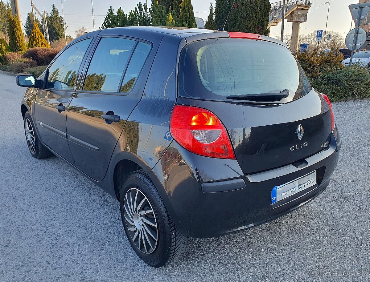 Renault Clio 1.2i - 43 KW benzin. - 3