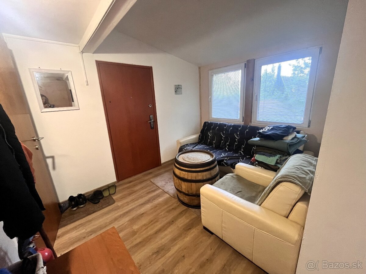 Predám chatu so záhradou 458m2 na Ohňavach pri Modre. - 3