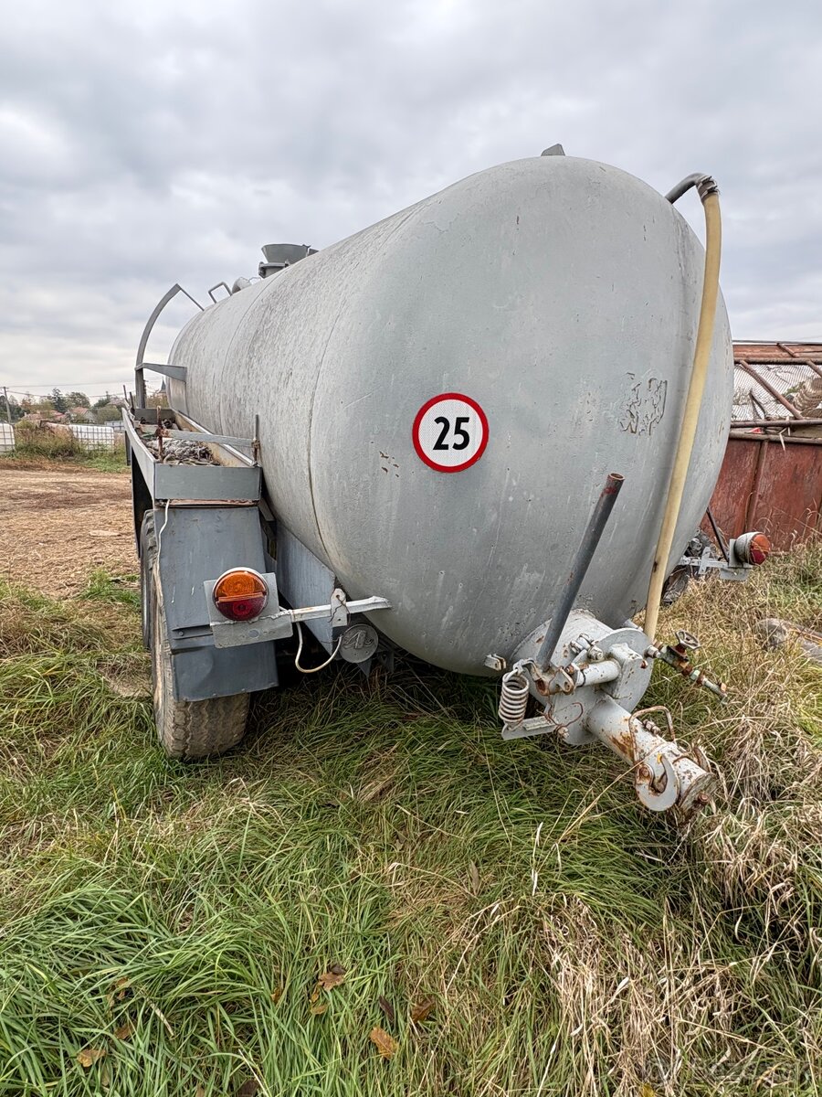 Cisterna Fekál 8300L - 3