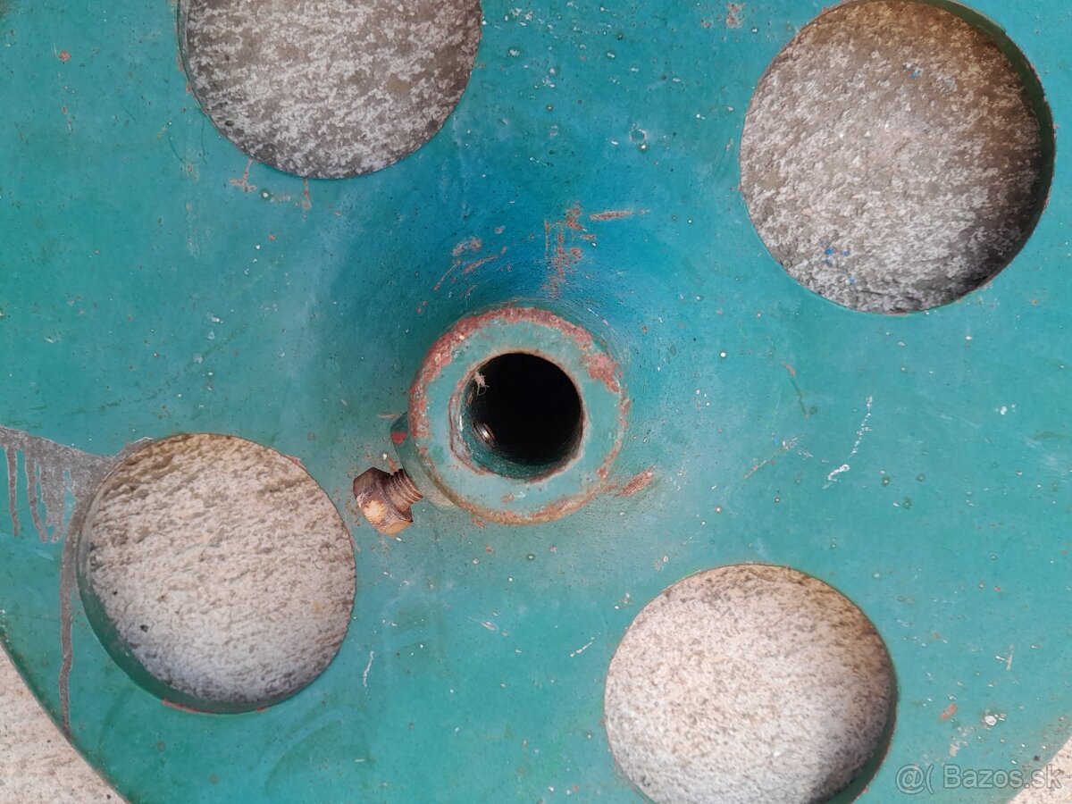 Liatinový stojan na slnečník-dáždnik. - 3