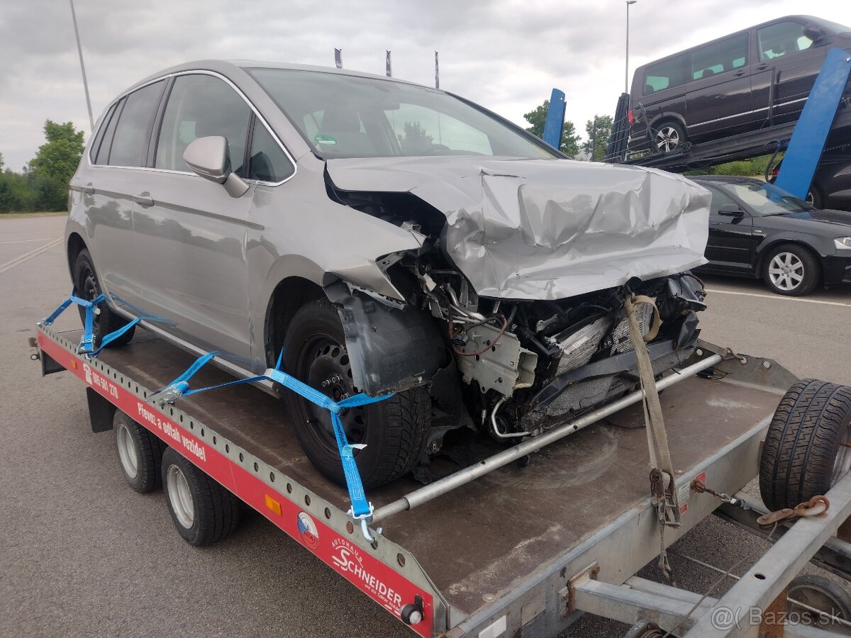 VW Golf sportsvan - 3