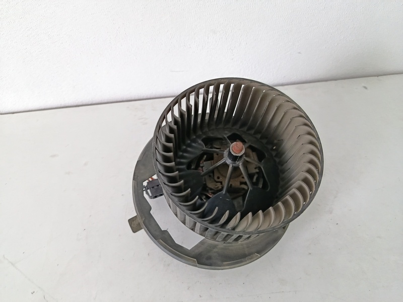 ventilator kurenia passat 3c1820015l 60€ - 3