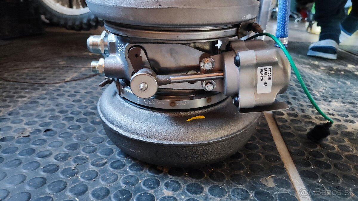 Predám turbo IVECO TRAKKER - 3