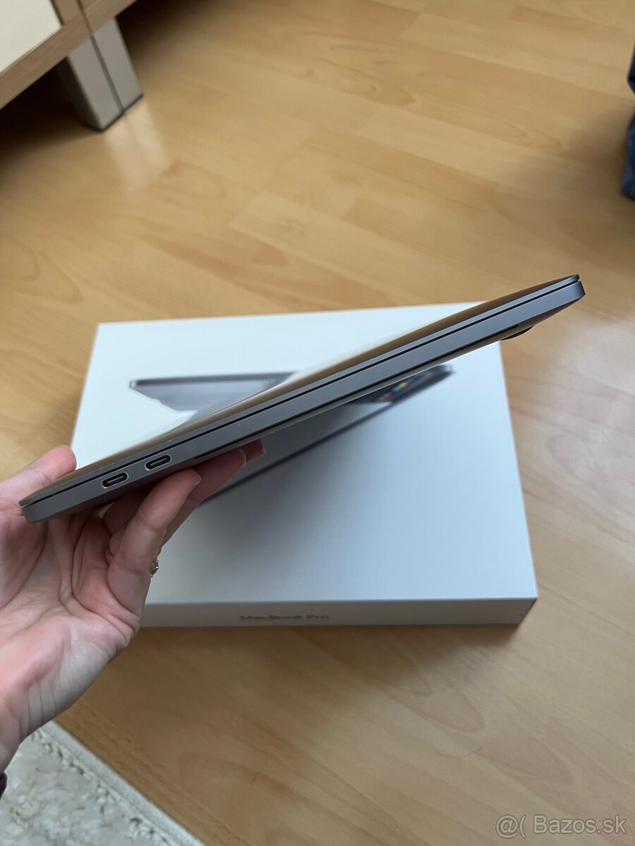 MacBook Pro 13, 2020 i5, 1TB - 3