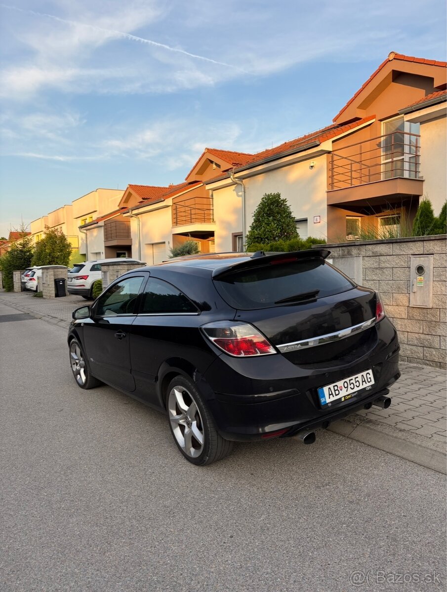 Opel Astra H GTC OPC 2.0 147kW - 3