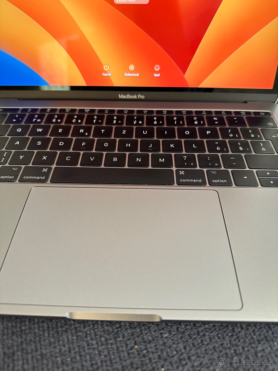 Apple MacBook Pro - 3