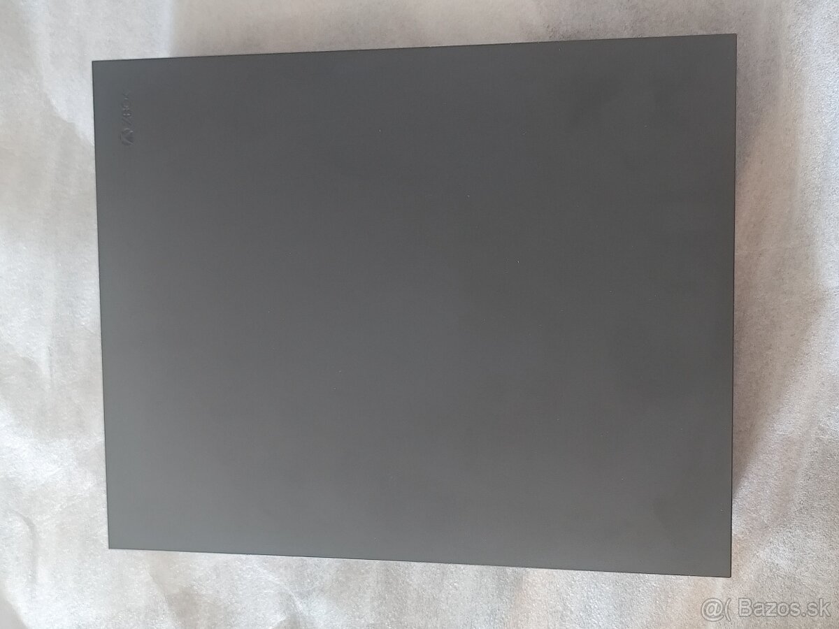 Xbox One X 1TB - 3