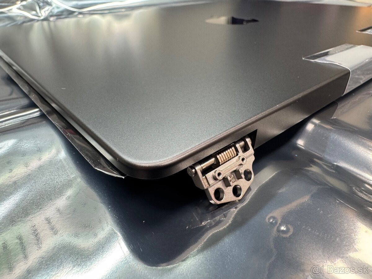 MacBook Pro 14" M4/PRO/MAX Space Black Displej - 3