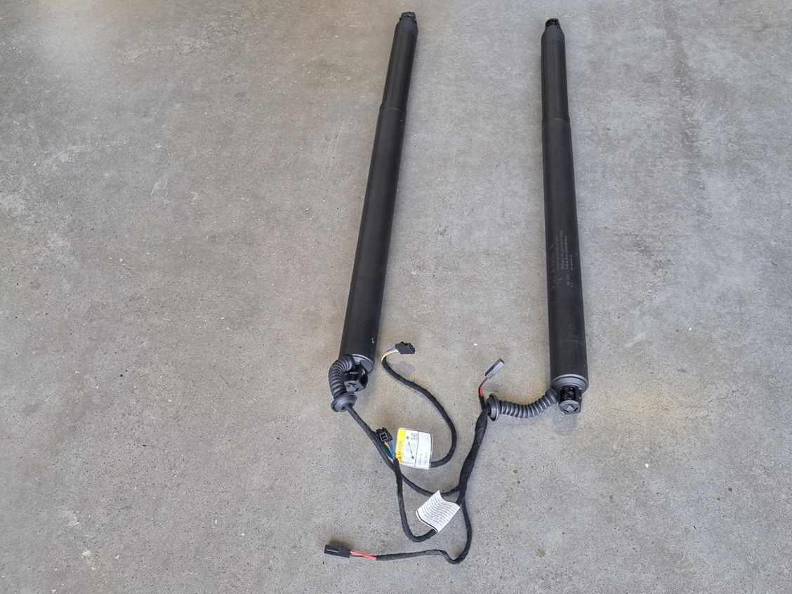 Elektrický tlmič kufra Škoda Oktavia 3 5E9827851F/5E9827852F - 3