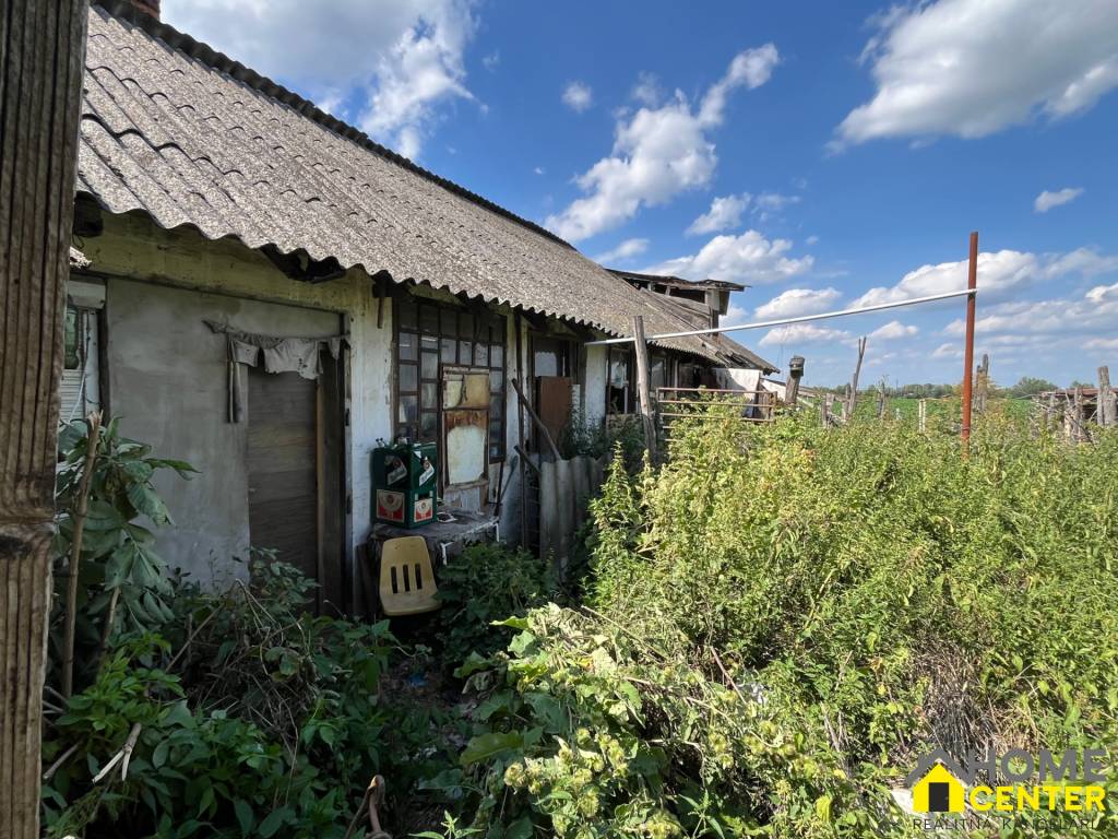 NA PREDAJ pozemku so starým domom pri Komárne - 3