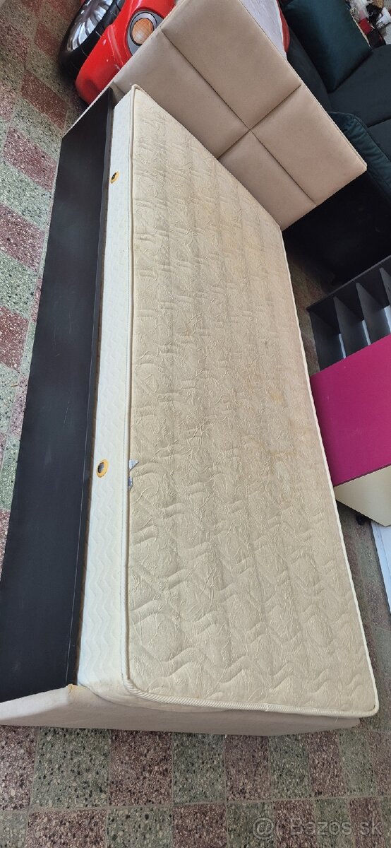 Čalúnená jednolôžková posteľ - 3