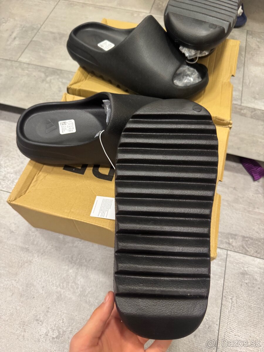 Yeezy slide. šľapky - 3