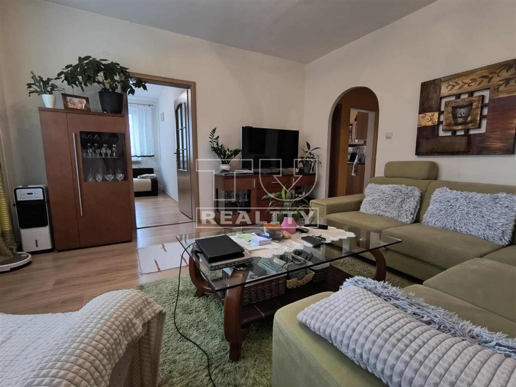 NA PREDAJ 3izbový BYT v Púchove - 3