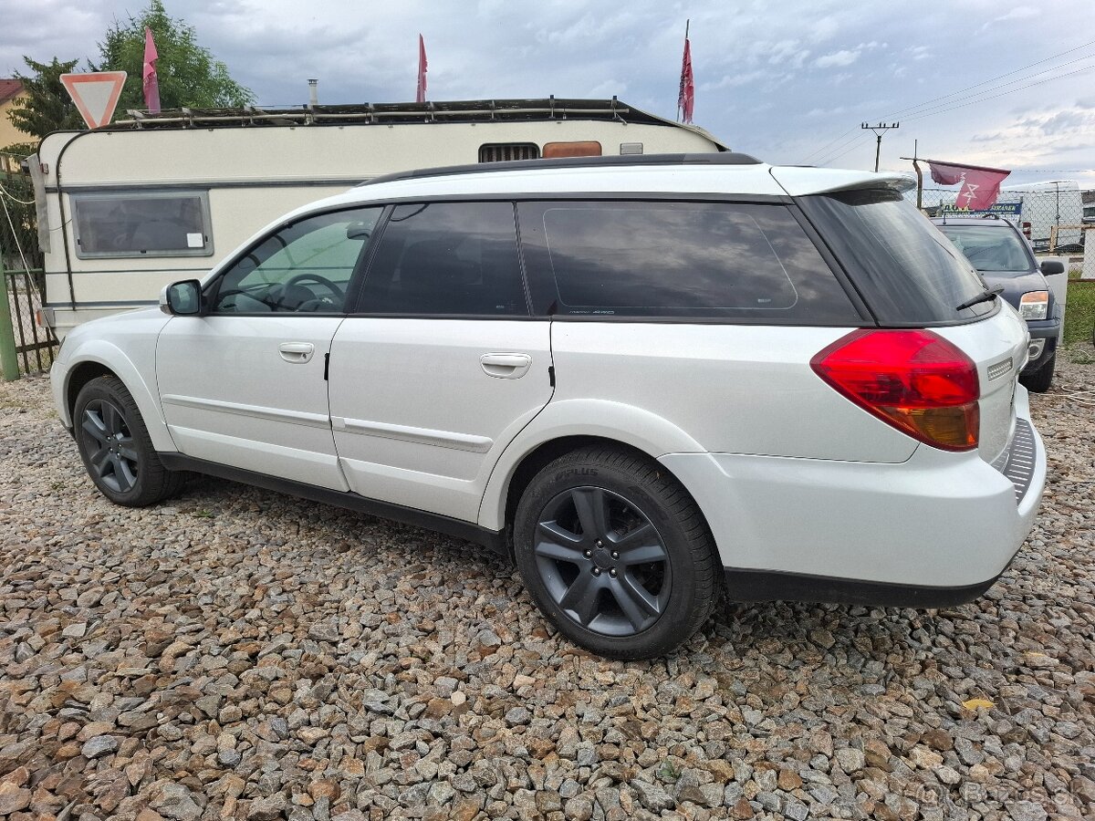 Subaru Legacy Outback 3.0i AWD automat - 3