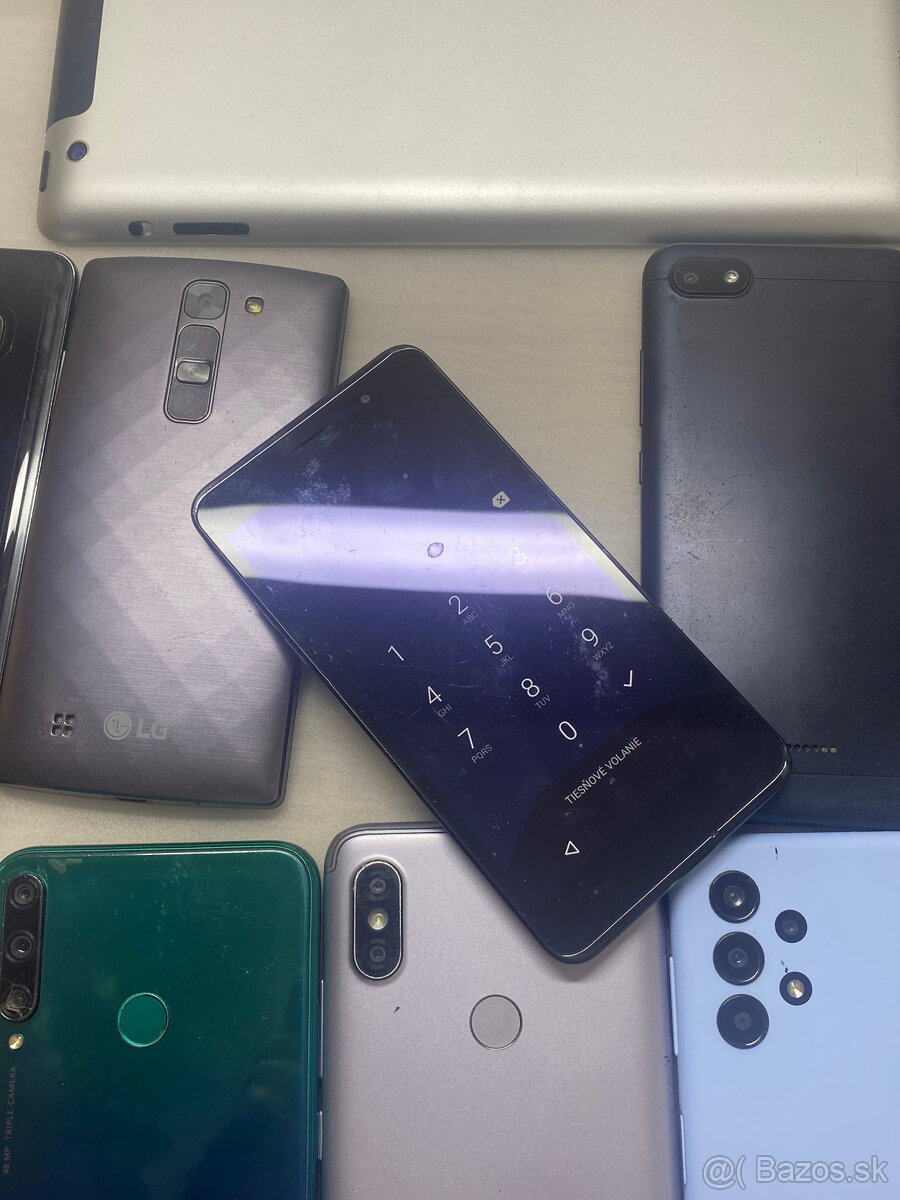 Predám 15 telefonov + tablet - 3