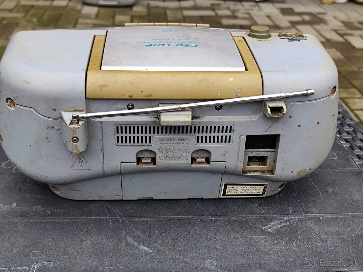 rádiomagnetofón Aiwa - 3