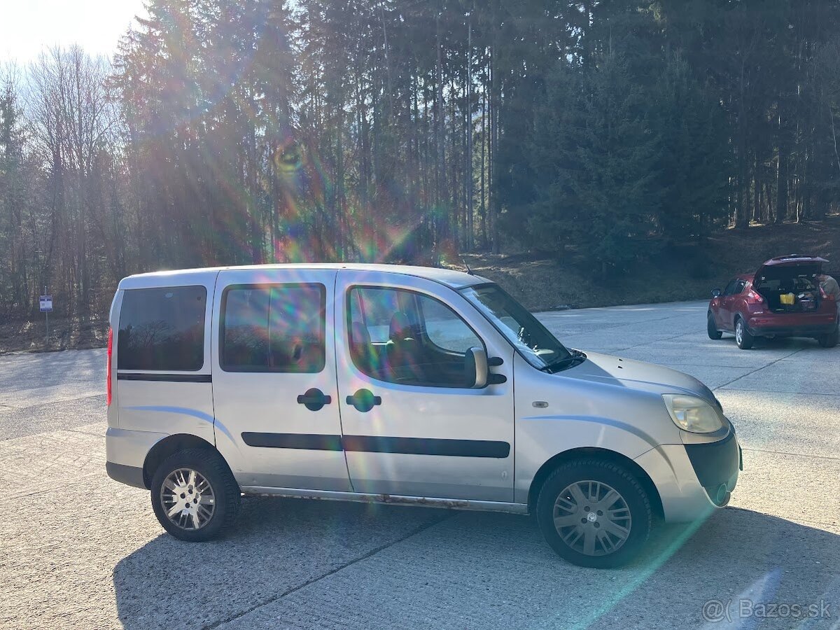 Predám Fiat Doblo Cargo Combi 1.4 8Q 2007 - 3