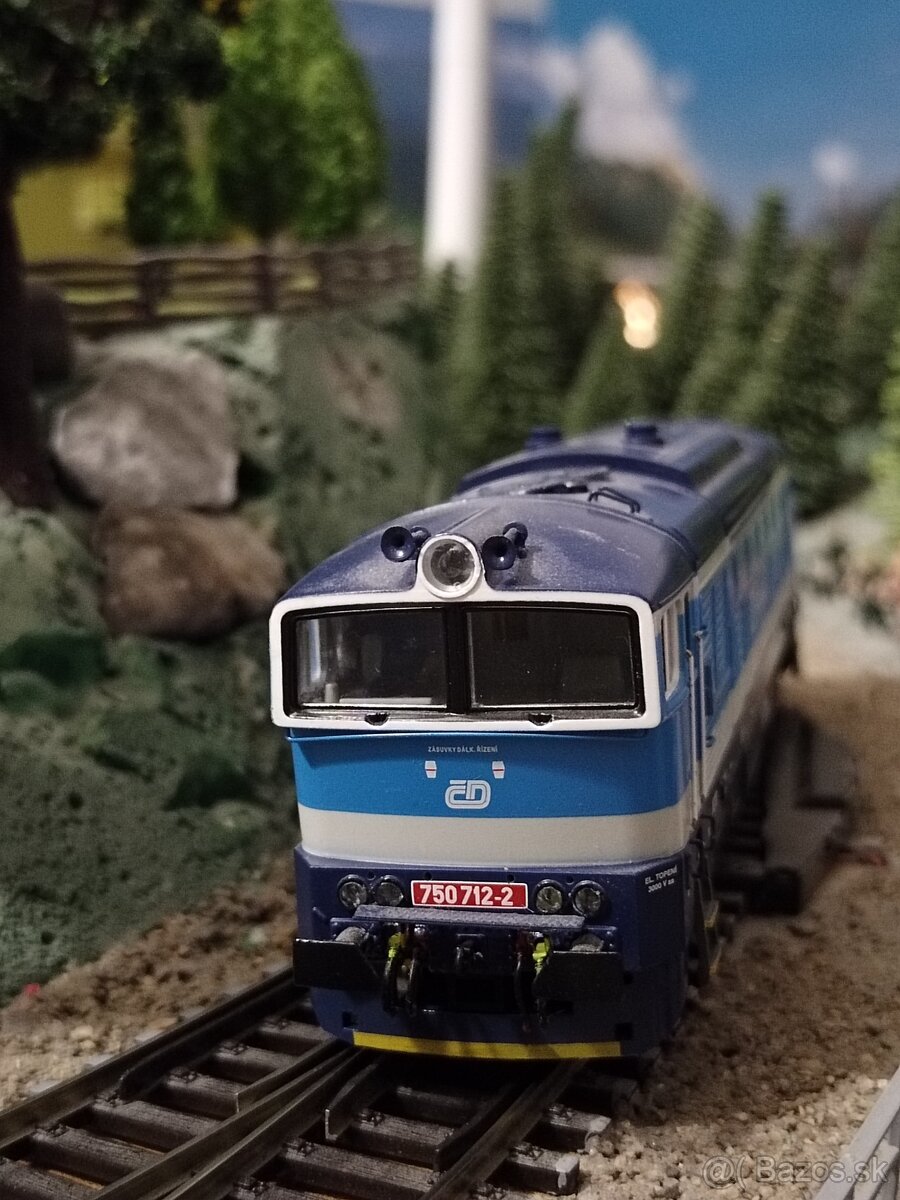 Okuliarnik 750 712 2 H0 - 3