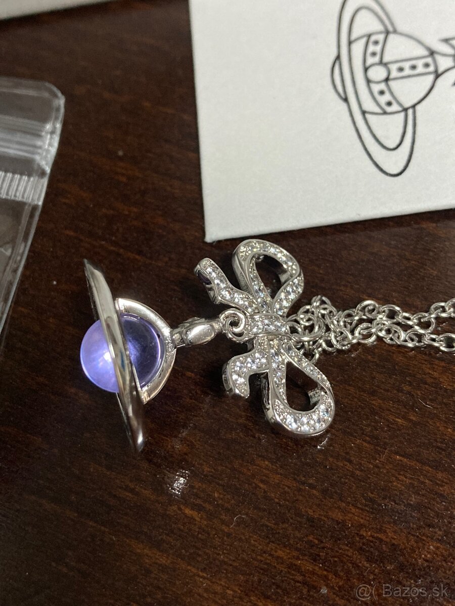 Vivienne Westwood Nahrdelnik - 3