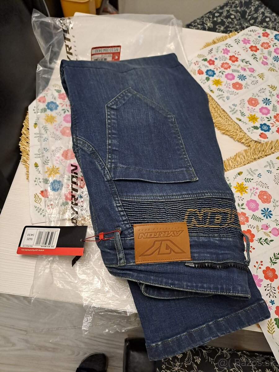 Predam uplne nove rifle, Ayrton - 3