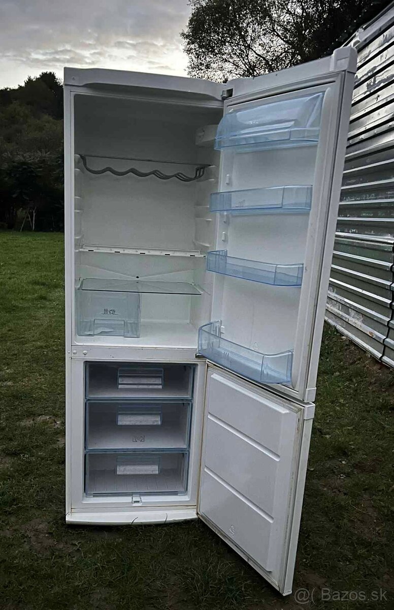 Predám chladničku s mraznickou elektrolux - 3