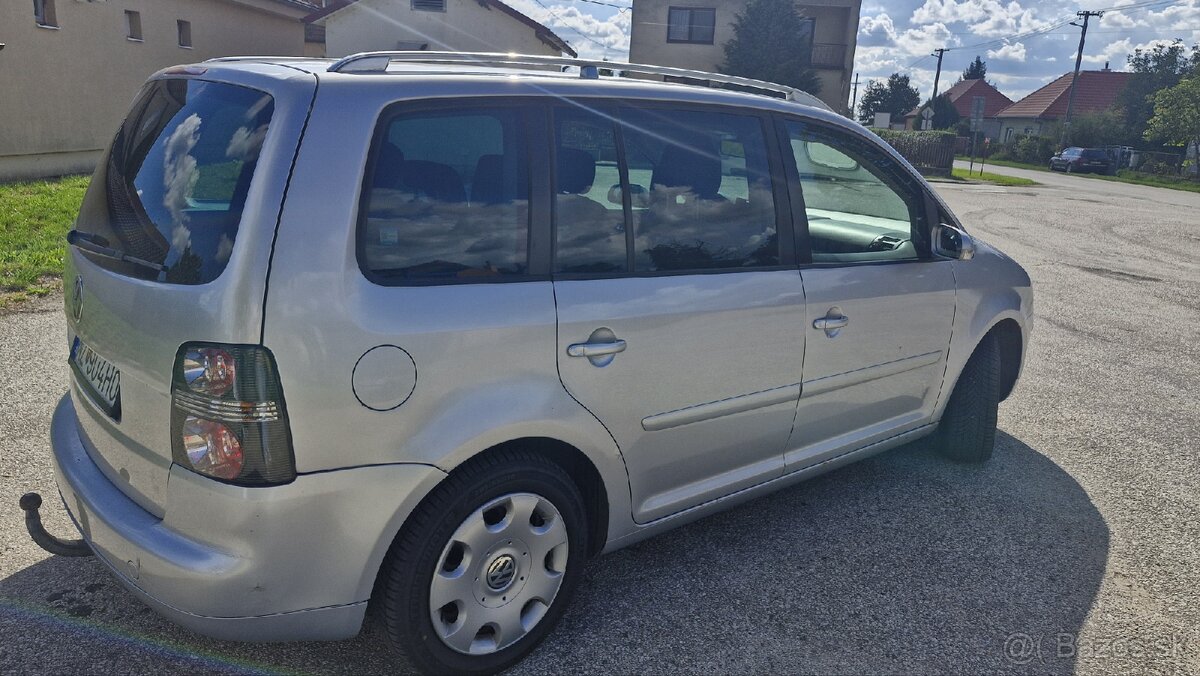 Volkswagen Touran - 3