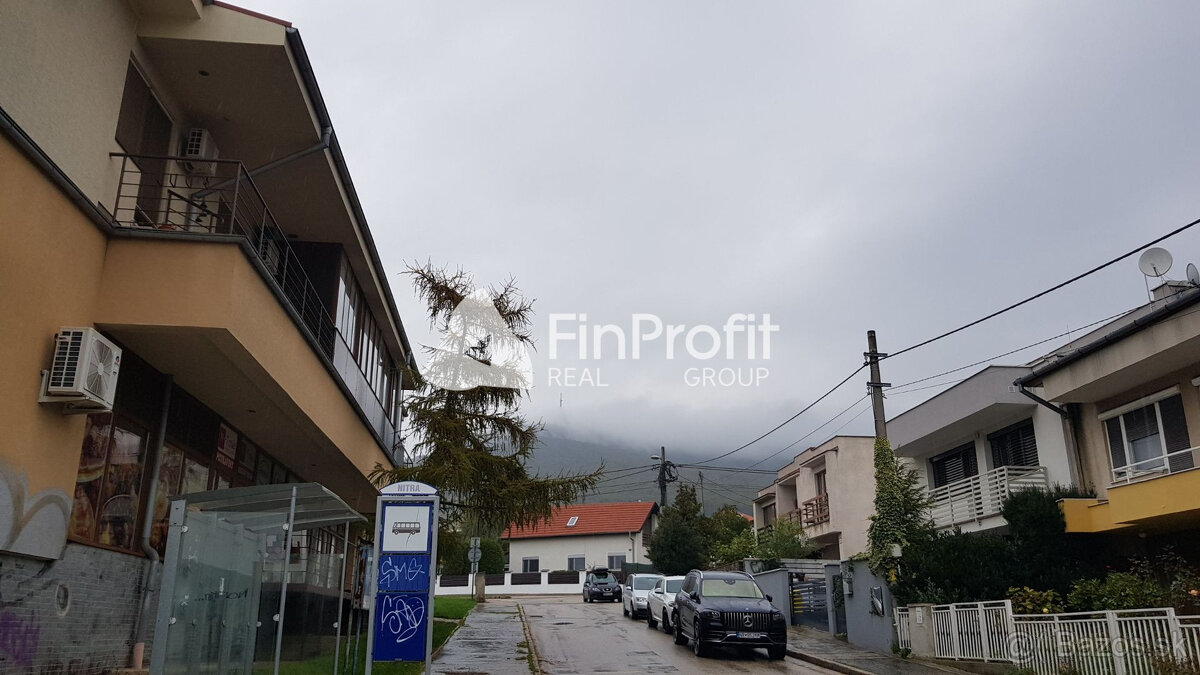 Prenajmem obchodné, komerčné priestory v Nitre na Zobore. - 3