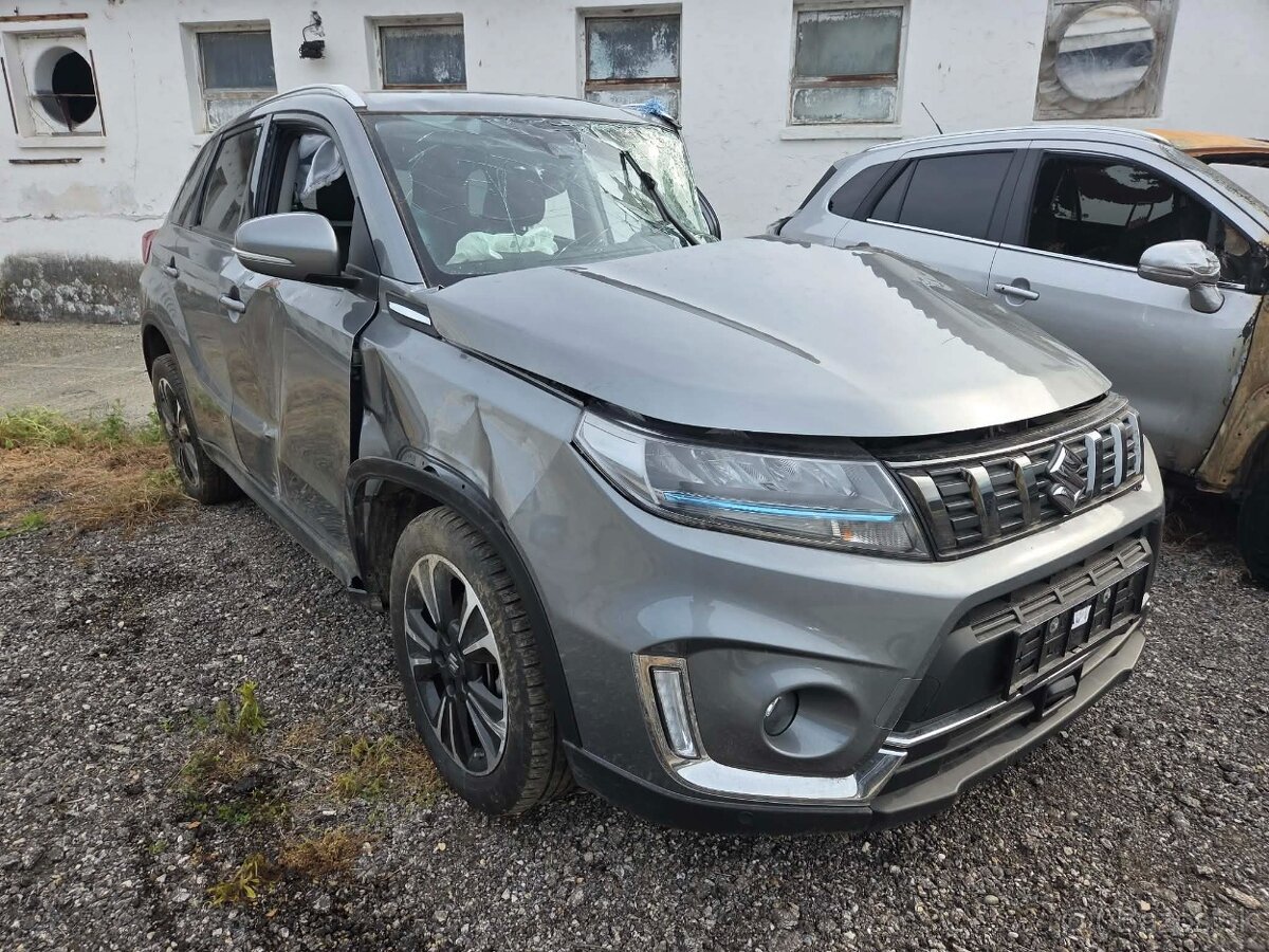 Suzuki Vitara 1.4 hybrid 4x4 - 3