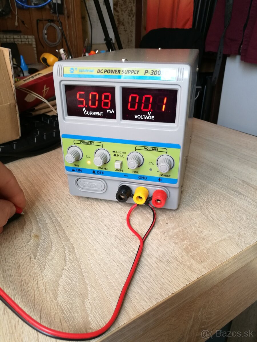 Lineárny laboratórny regulovateľný zdroj. 30 V 5A. - 3