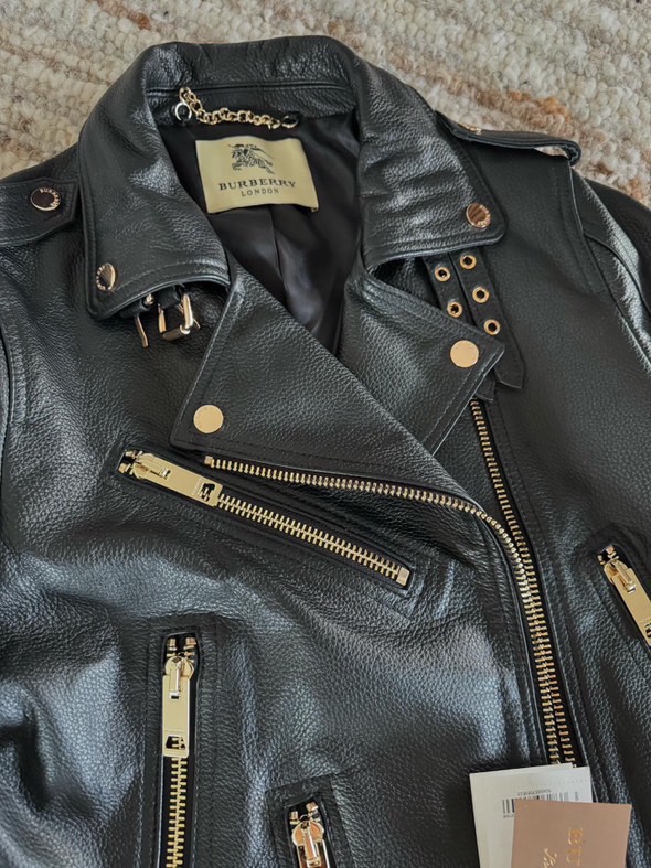 Predam uplne novy stylov kozak - Burberry - 3