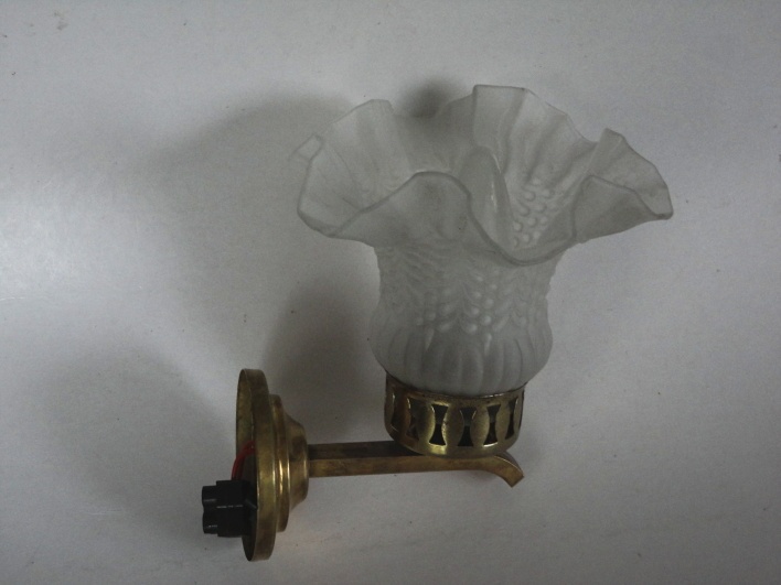 Nástenné svietidlo s tienidlom. - 3