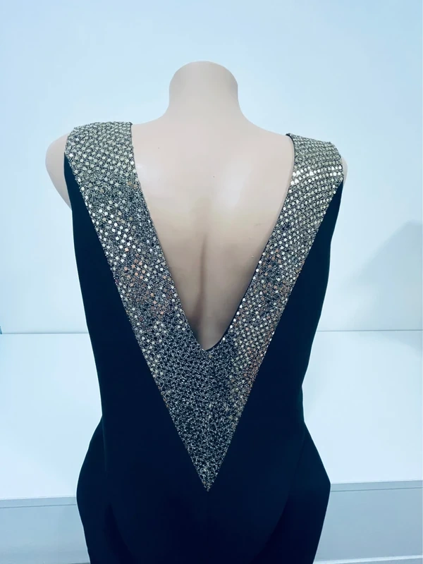 Elegantné Čierne Šaty Millennium s Oslnivými Zlatými Trbliet - 3