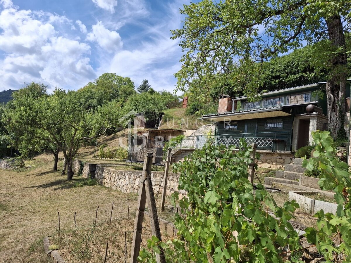 Znížená cena–Na predaj štýlová chata nad obcou Jablonov n/T - 3