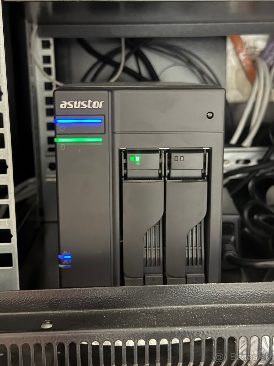 Sieťové úložisko NAS Asustor Lockerstor 2-AS6602T - 3