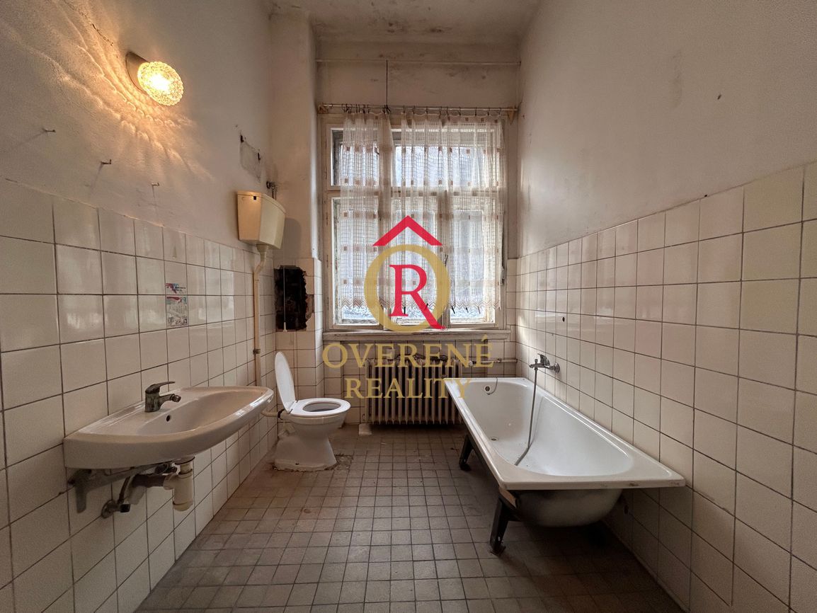 Veľkometrážny slnečný dvojizbový byt s romantickou dušou a v - 3