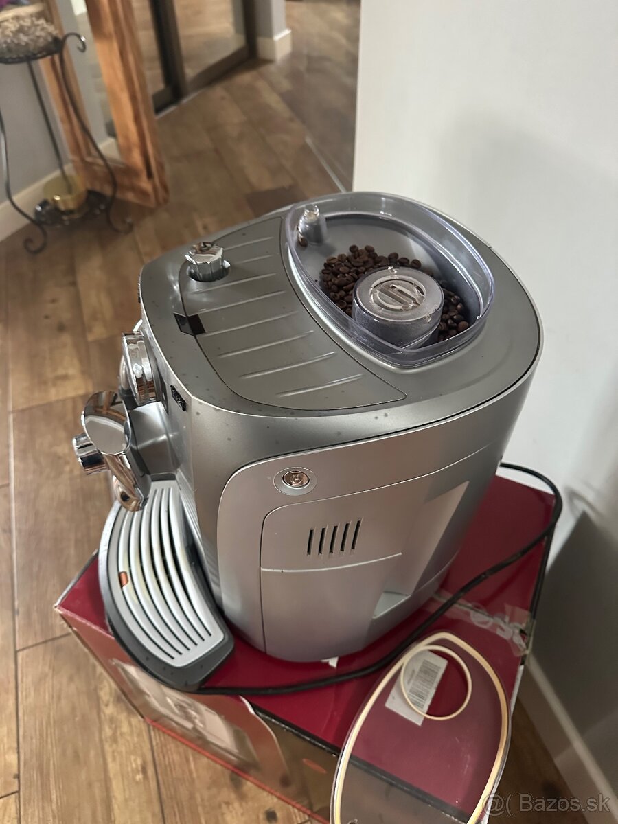 Predám automaticky kávovar Saeco Giro - 3