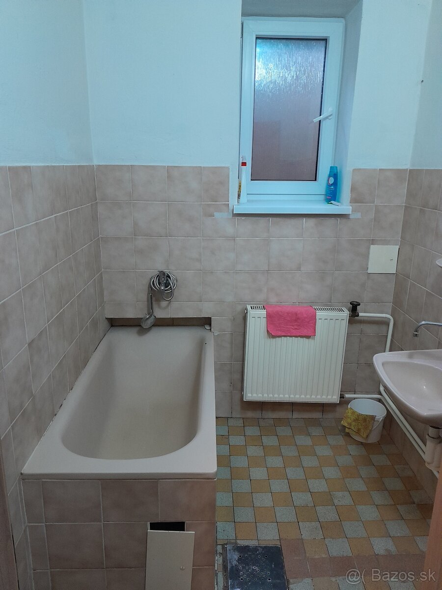 Na prenájom 3i byt - 3