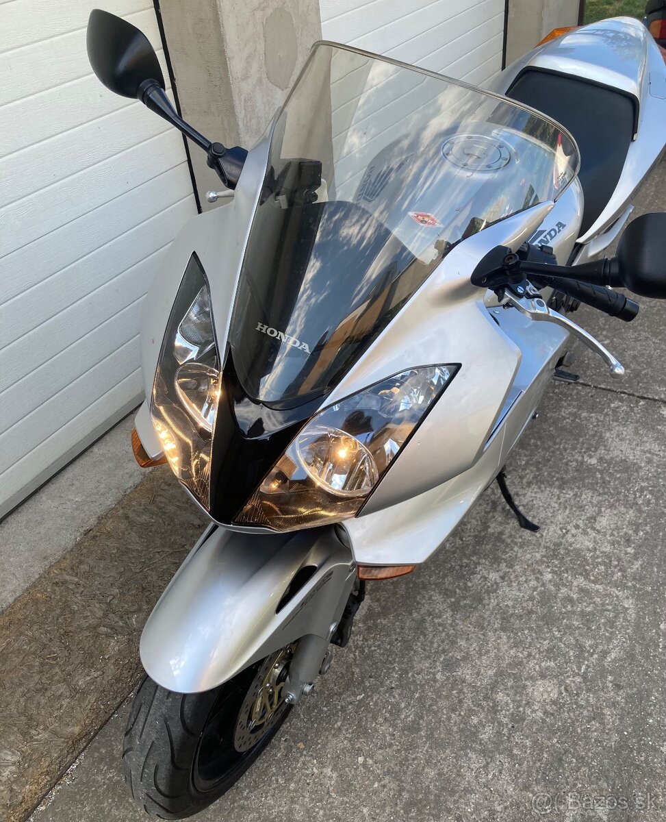 Honda VFR 800 V-TEC - 3