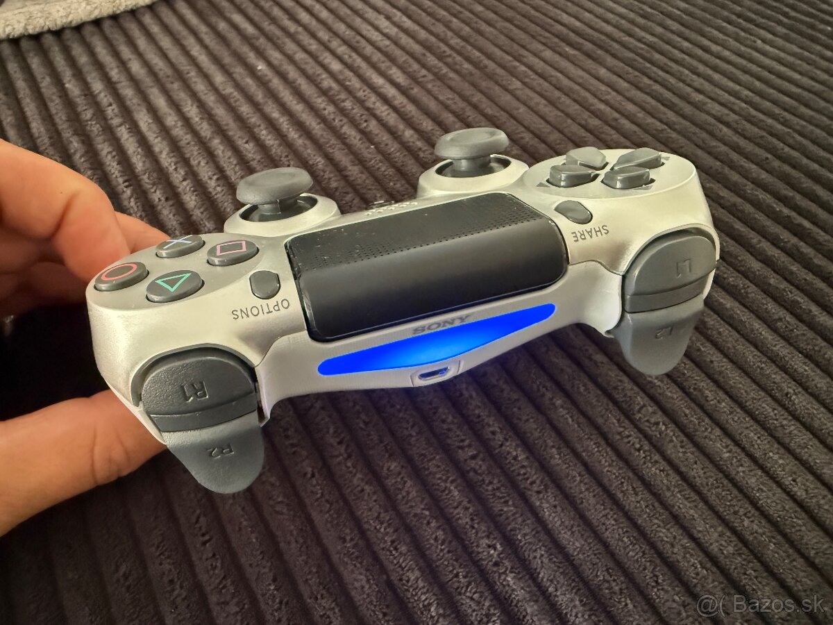 Ovladac PS4 - 3