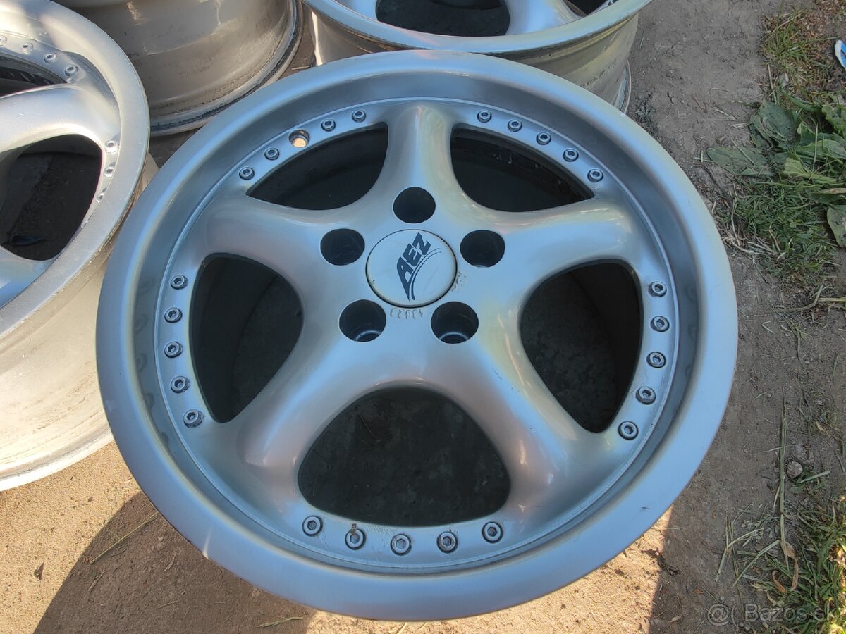 Predám R15 - 3