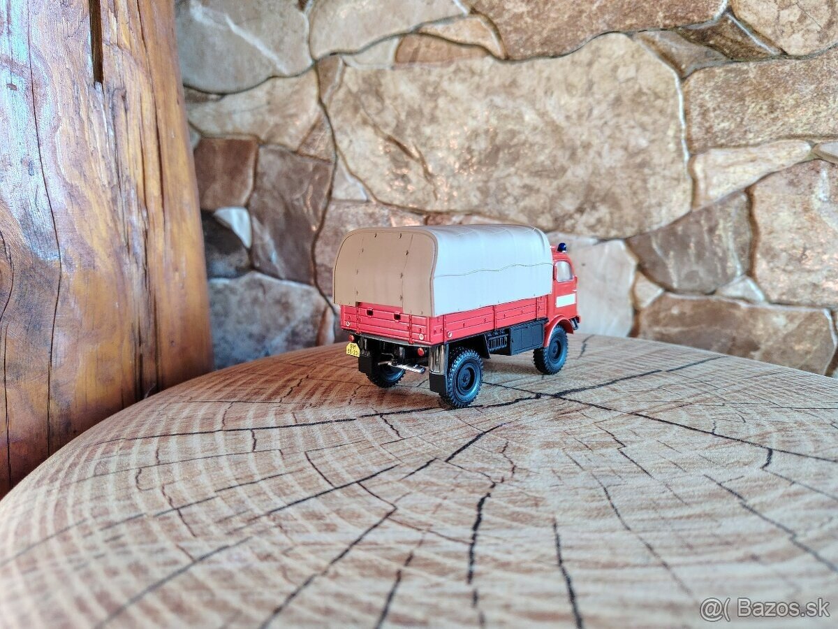 Tatra 805 1:43 - 3