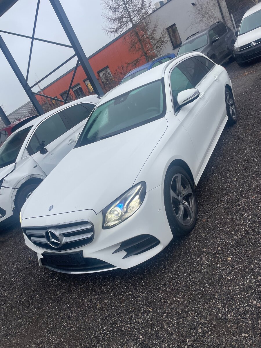 Mercedes E220d - 3